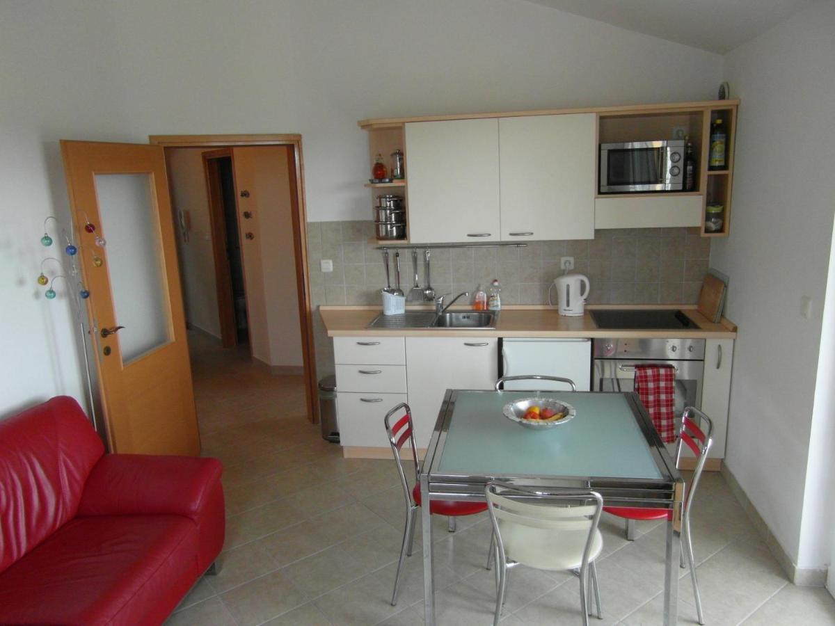Bentley - Sea-View - 2 Bedroom Apartment Premantura Eksteriør billede