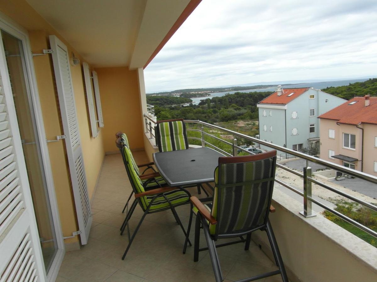 Bentley - Sea-View - 2 Bedroom Apartment Premantura Eksteriør billede
