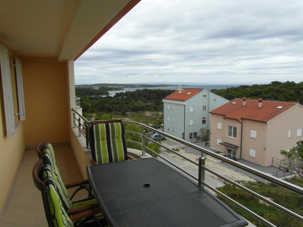 Bentley - Sea-View - 2 Bedroom Apartment Premantura Eksteriør billede